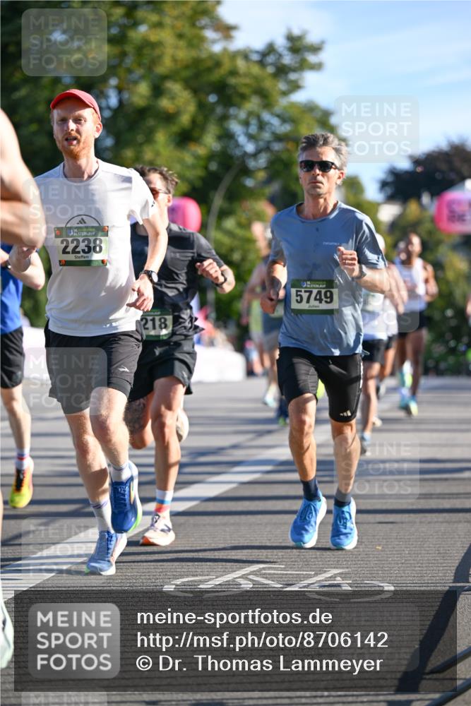 07.09.2025 - BARMER Alsterlauf Dr. Thomas Lammeyer http://msf.ph/oto/8706142 07.09.2025 09:23:13 Laufen 5, 2238, 218, 5749 meine-sportfotos.de