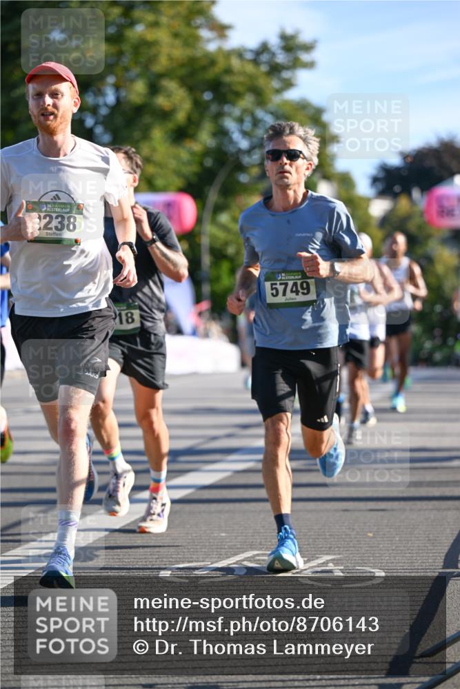 07.09.2025 - BARMER Alsterlauf Dr. Thomas Lammeyer http://msf.ph/oto/8706143 07.09.2025 09:23:13 Laufen 36, 238, 18, 5749 meine-sportfotos.de