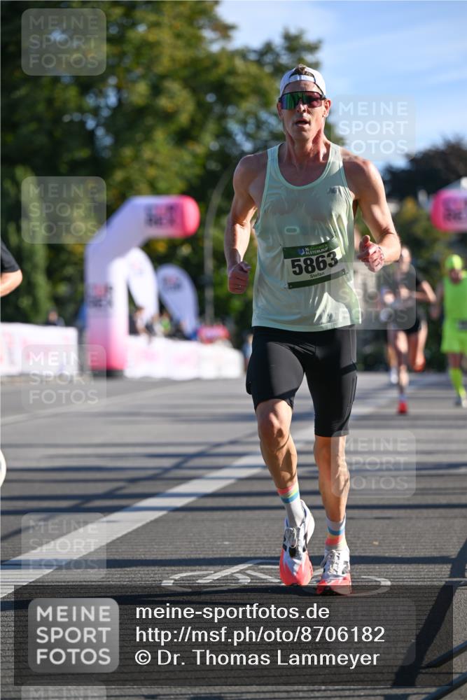 07.09.2025 - BARMER Alsterlauf Dr. Thomas Lammeyer http://msf.ph/oto/8706182 07.09.2025 09:23:21 Laufen 136, 5863 meine-sportfotos.de