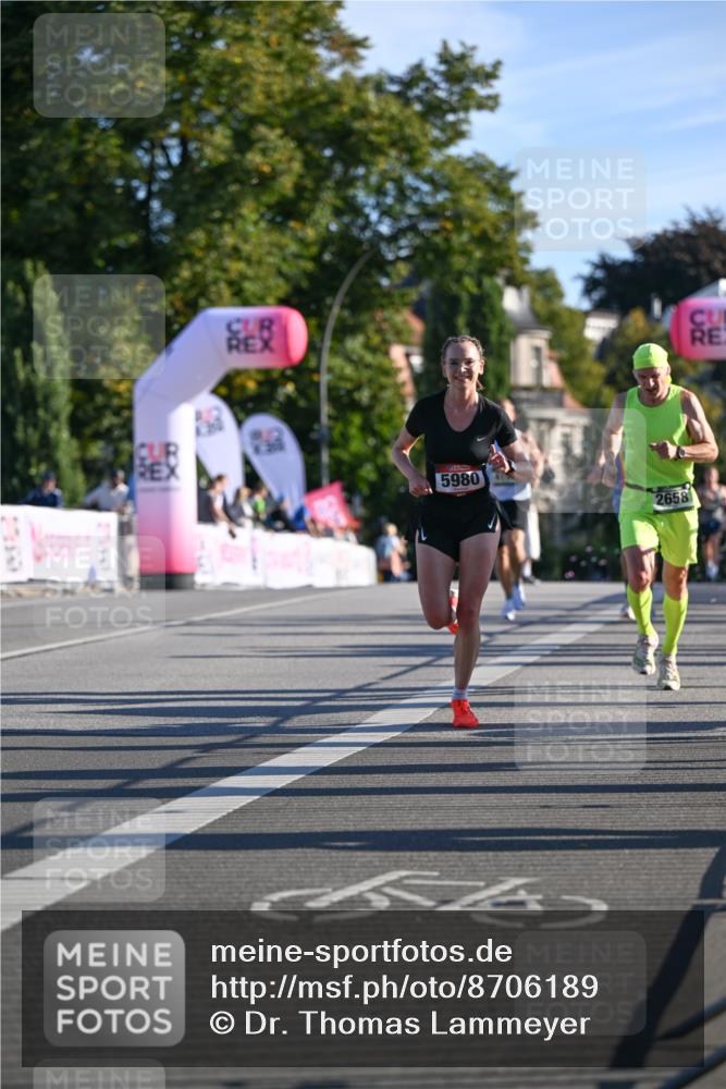 07.09.2025 - BARMER Alsterlauf Dr. Thomas Lammeyer http://msf.ph/oto/8706189 07.09.2025 09:23:23 Laufen 7510, 5980, 54, 2658 meine-sportfotos.de