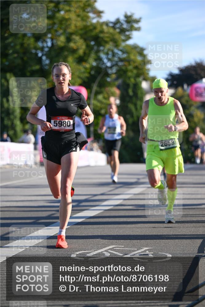 07.09.2025 - BARMER Alsterlauf Dr. Thomas Lammeyer http://msf.ph/oto/8706198 07.09.2025 09:23:24 Laufen 36, 5980, 2658 meine-sportfotos.de