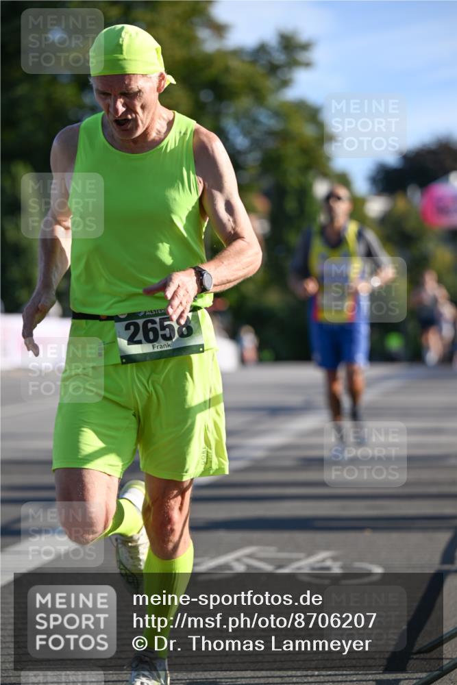 07.09.2025 - BARMER Alsterlauf Dr. Thomas Lammeyer http://msf.ph/oto/8706207 07.09.2025 09:23:26 Laufen 2658 meine-sportfotos.de