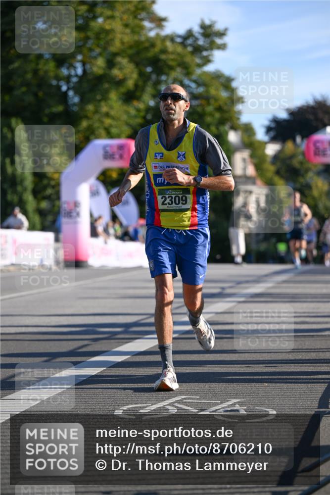 07.09.2025 - BARMER Alsterlauf Dr. Thomas Lammeyer http://msf.ph/oto/8706210 07.09.2025 09:23:27 Laufen 36, 2309 meine-sportfotos.de
