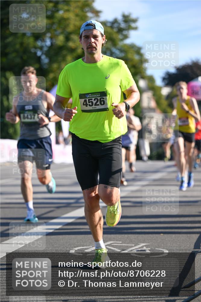 07.09.2025 - BARMER Alsterlauf Dr. Thomas Lammeyer http://msf.ph/oto/8706228 07.09.2025 09:23:33 Laufen 8437, 736, 8, 77, 4526, 10 meine-sportfotos.de