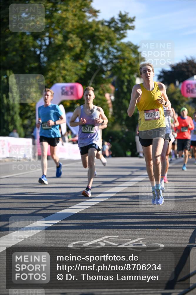 07.09.2025 - BARMER Alsterlauf Dr. Thomas Lammeyer http://msf.ph/oto/8706234 07.09.2025 09:23:34 Laufen 5716, 5993 meine-sportfotos.de