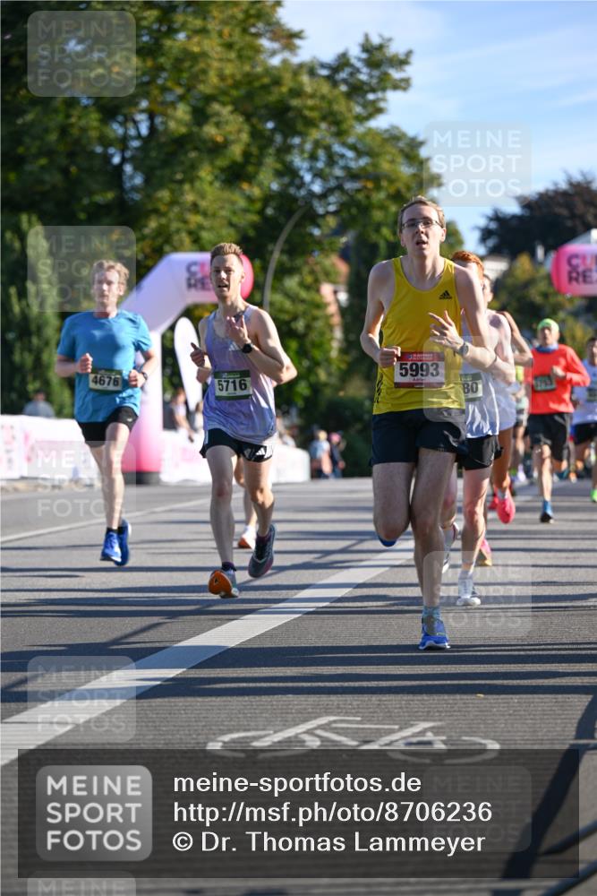 07.09.2025 - BARMER Alsterlauf Dr. Thomas Lammeyer http://msf.ph/oto/8706236 07.09.2025 09:23:34 Laufen 4676, 5716, 5993, 80 meine-sportfotos.de