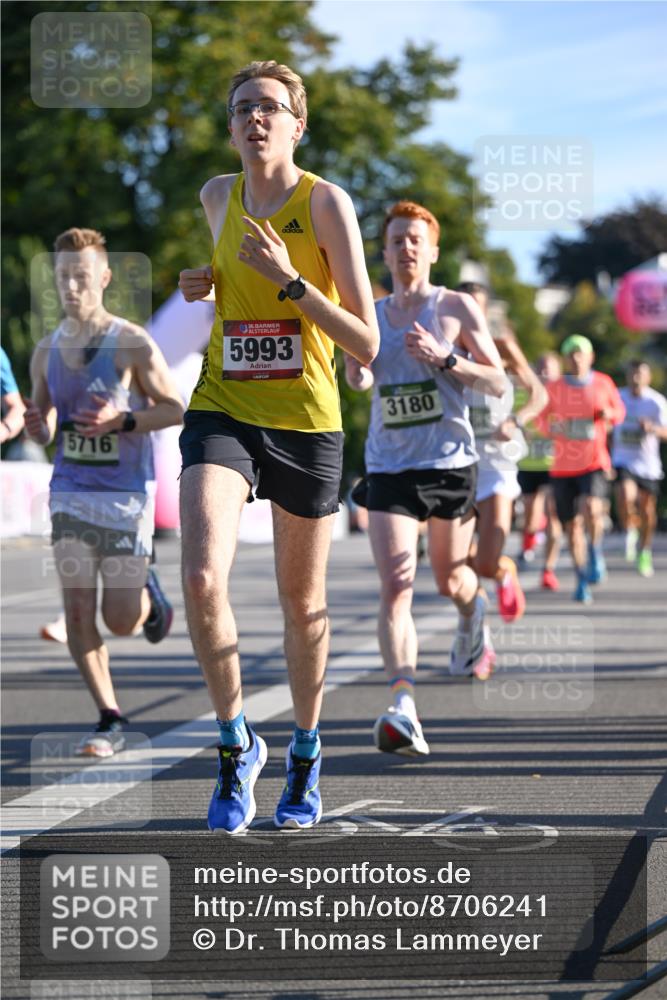 07.09.2025 - BARMER Alsterlauf Dr. Thomas Lammeyer http://msf.ph/oto/8706241 07.09.2025 09:23:35 Laufen 5716, 5993, 3180 meine-sportfotos.de