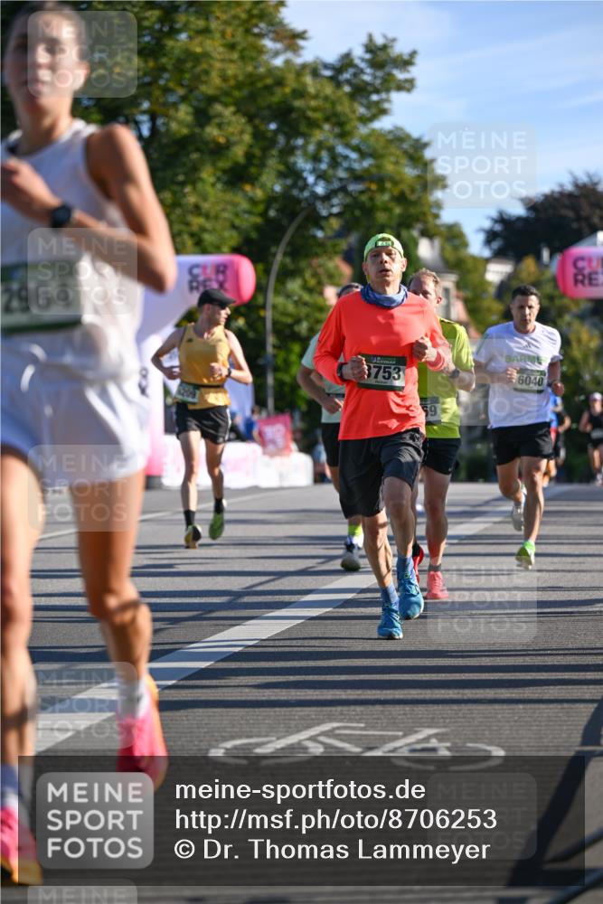07.09.2025 - BARMER Alsterlauf Dr. Thomas Lammeyer http://msf.ph/oto/8706253 07.09.2025 09:23:37 Laufen 2964, 88, 3753, 59, 6040 meine-sportfotos.de