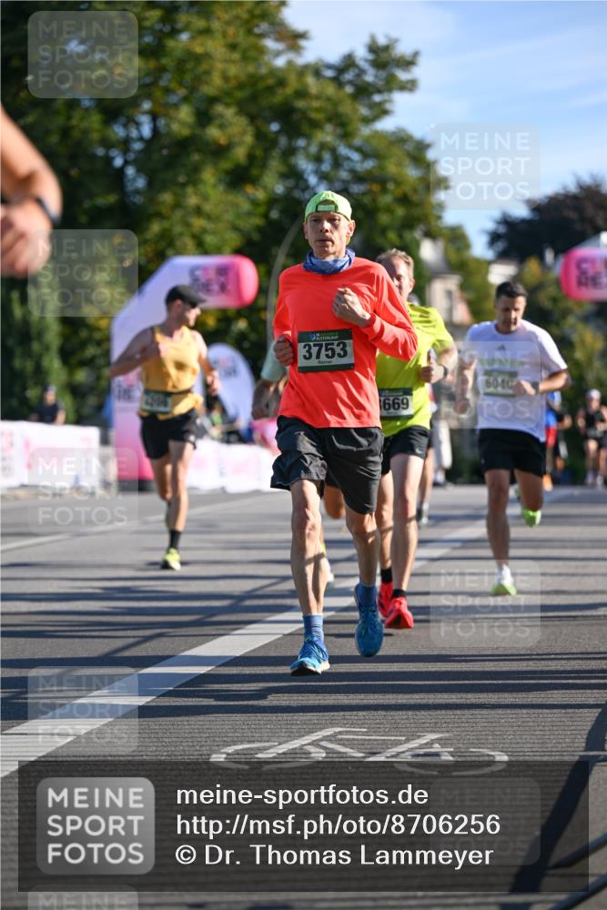 07.09.2025 - BARMER Alsterlauf Dr. Thomas Lammeyer http://msf.ph/oto/8706256 07.09.2025 09:23:37 Laufen 18, 3753, 669, 6040 meine-sportfotos.de
