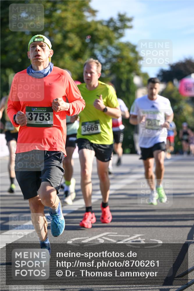 07.09.2025 - BARMER Alsterlauf Dr. Thomas Lammeyer http://msf.ph/oto/8706261 07.09.2025 09:23:38 Laufen 636, 3753, 3669 meine-sportfotos.de