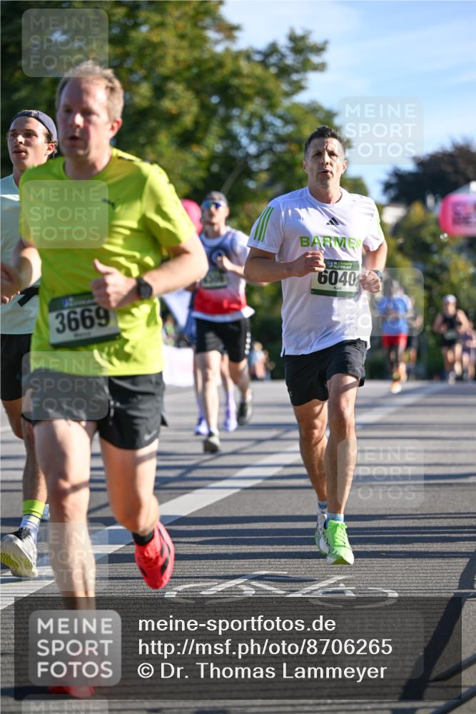 07.09.2025 - BARMER Alsterlauf Dr. Thomas Lammeyer http://msf.ph/oto/8706265 07.09.2025 09:23:39 Laufen 3669, 36, 6040 meine-sportfotos.de