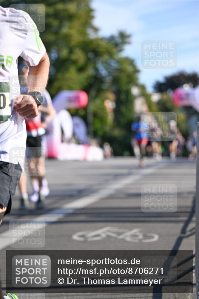 07.09.2025 - BARMER Alsterlauf Dr. Thomas Lammeyer http://msf.ph/oto/8706271 07.09.2025 09:23:41 Laufen 84 meine-sportfotos.de