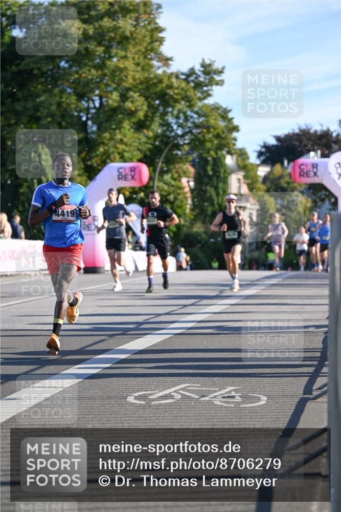 07.09.2025 - BARMER Alsterlauf Dr. Thomas Lammeyer http://msf.ph/oto/8706279 07.09.2025 09:23:44 Laufen 4419 meine-sportfotos.de