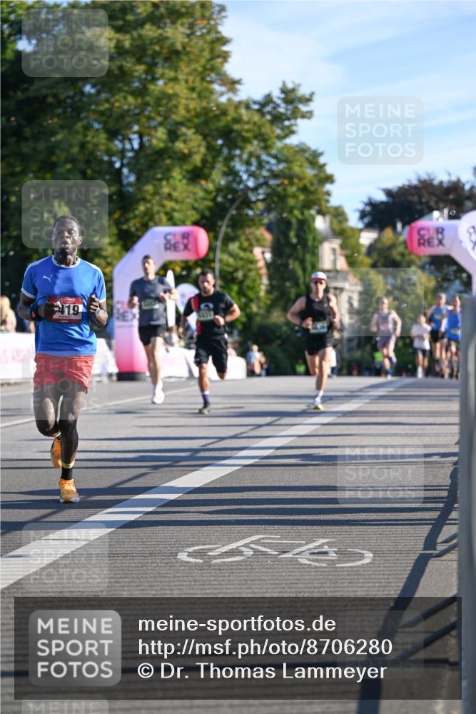 07.09.2025 - BARMER Alsterlauf Dr. Thomas Lammeyer http://msf.ph/oto/8706280 07.09.2025 09:23:44 Laufen 419 meine-sportfotos.de