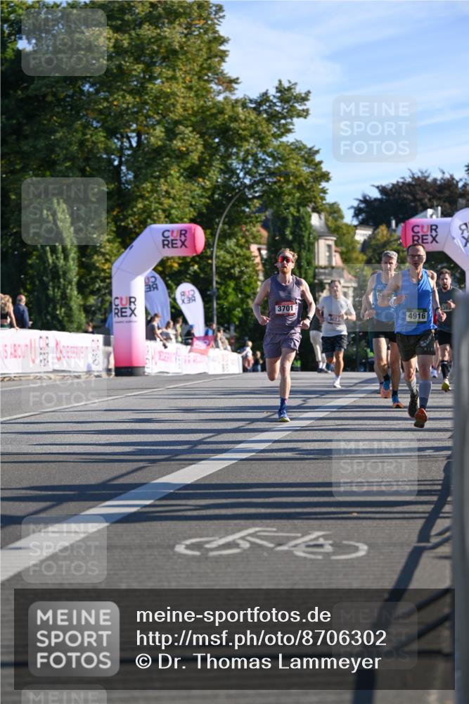 07.09.2025 - BARMER Alsterlauf Dr. Thomas Lammeyer http://msf.ph/oto/8706302 07.09.2025 09:23:49 Laufen 3701, 3673, 4916 meine-sportfotos.de
