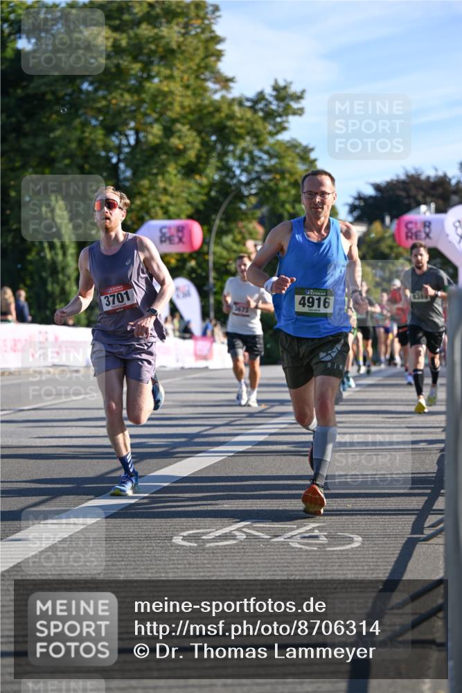 07.09.2025 - BARMER Alsterlauf Dr. Thomas Lammeyer http://msf.ph/oto/8706314 07.09.2025 09:23:51 Laufen 3701, 3673, 4916 meine-sportfotos.de