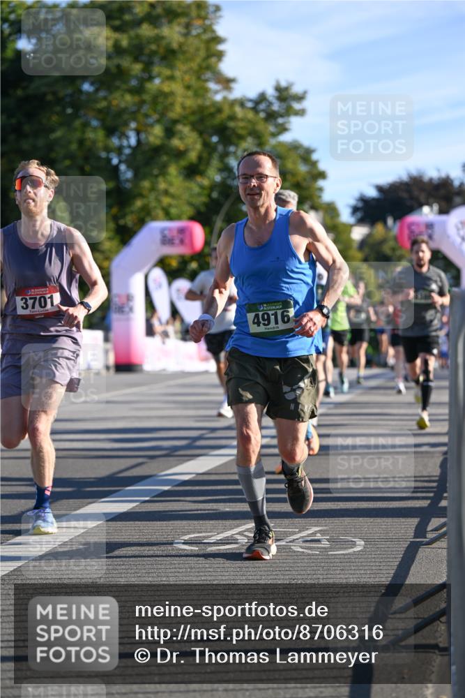07.09.2025 - BARMER Alsterlauf Dr. Thomas Lammeyer http://msf.ph/oto/8706316 07.09.2025 09:23:52 Laufen 3701, 4916 meine-sportfotos.de