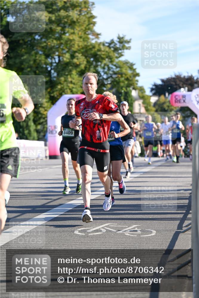 07.09.2025 - BARMER Alsterlauf Dr. Thomas Lammeyer http://msf.ph/oto/8706342 07.09.2025 09:23:55 Laufen 6, 8409 meine-sportfotos.de