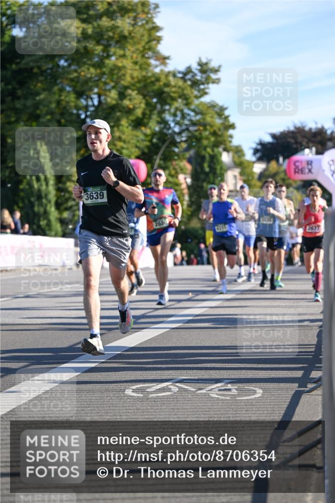 07.09.2025 - BARMER Alsterlauf Dr. Thomas Lammeyer http://msf.ph/oto/8706354 07.09.2025 09:23:57 Laufen 3639, 2680, 1315, 2677 meine-sportfotos.de