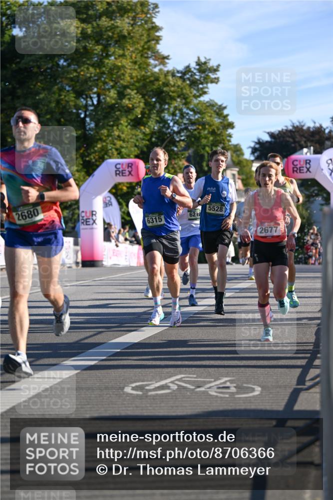 07.09.2025 - BARMER Alsterlauf Dr. Thomas Lammeyer http://msf.ph/oto/8706366 07.09.2025 09:23:59 Laufen 2680, 6315, 6212, 5528, 2677, 54 meine-sportfotos.de