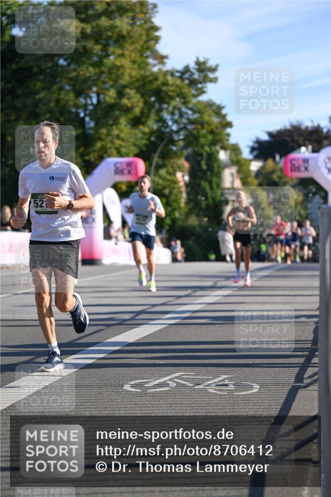 07.09.2025 - BARMER Alsterlauf Dr. Thomas Lammeyer http://msf.ph/oto/8706412 07.09.2025 09:24:07 Laufen 521 meine-sportfotos.de