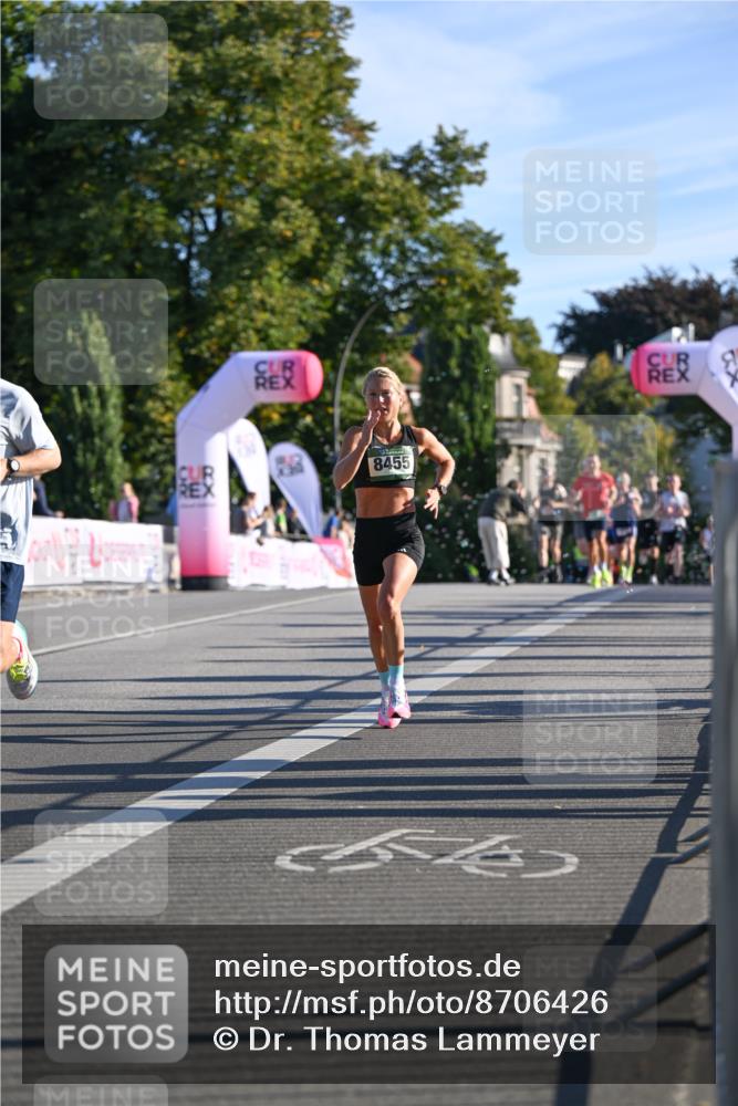 07.09.2025 - BARMER Alsterlauf Dr. Thomas Lammeyer http://msf.ph/oto/8706426 07.09.2025 09:24:09 Laufen 8455 meine-sportfotos.de