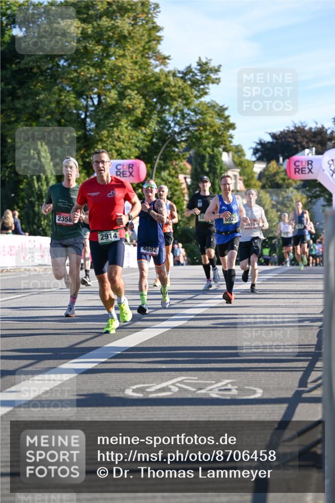 07.09.2025 - BARMER Alsterlauf Dr. Thomas Lammeyer http://msf.ph/oto/8706458 07.09.2025 09:24:16 Laufen 2358, 2914, 4692, 20, 5525, 476 meine-sportfotos.de