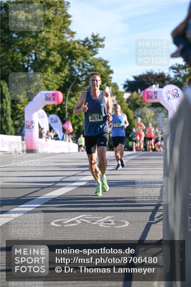 07.09.2025 - BARMER Alsterlauf Dr. Thomas Lammeyer http://msf.ph/oto/8706480 07.09.2025 09:24:21 Laufen 3516, 5763, 5, 8938 meine-sportfotos.de