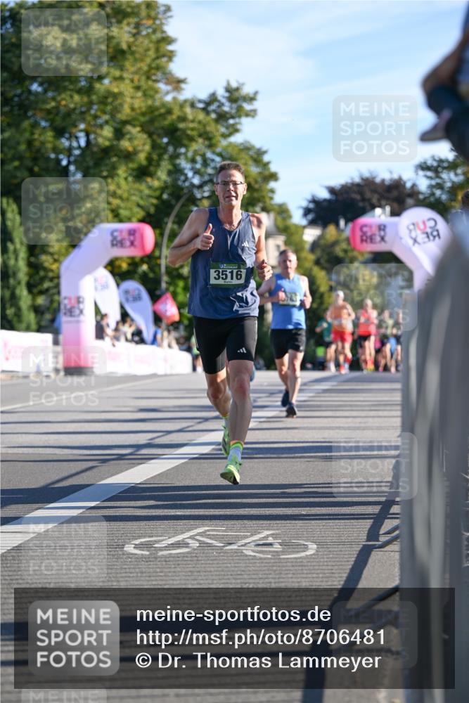 07.09.2025 - BARMER Alsterlauf Dr. Thomas Lammeyer http://msf.ph/oto/8706481 07.09.2025 09:24:21 Laufen 3516 meine-sportfotos.de