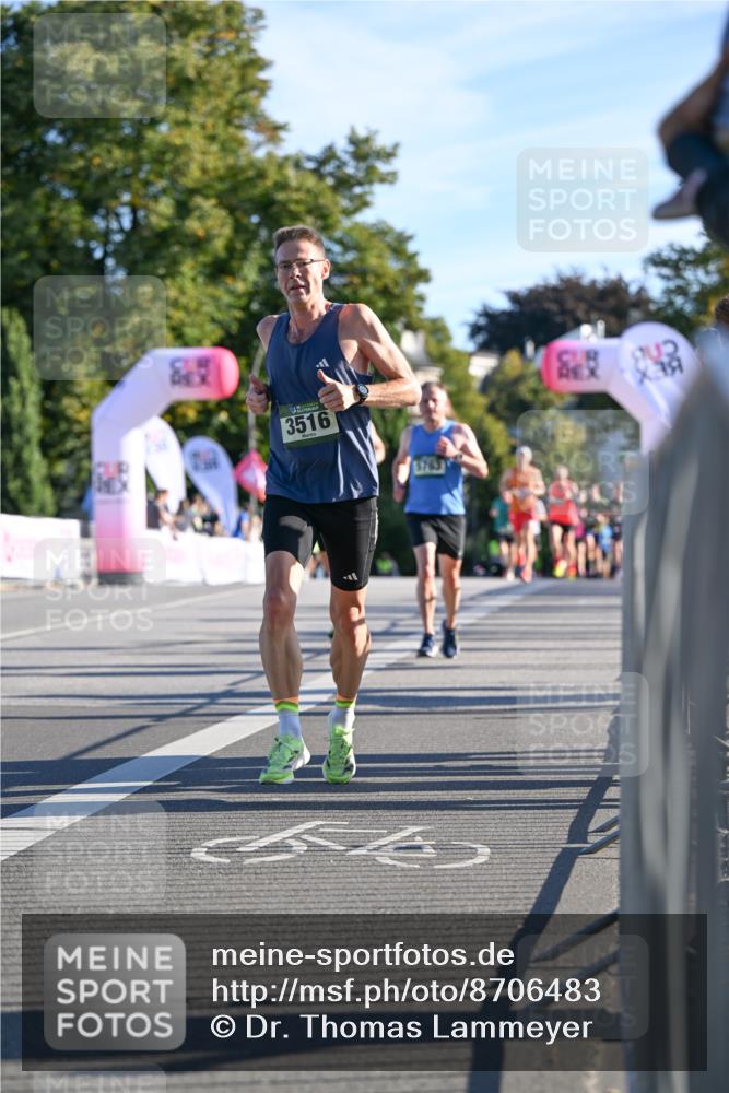 07.09.2025 - BARMER Alsterlauf Dr. Thomas Lammeyer http://msf.ph/oto/8706483 07.09.2025 09:24:22 Laufen 3516 meine-sportfotos.de