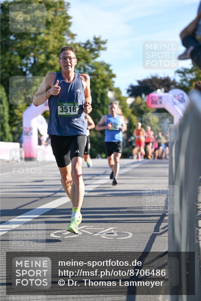07.09.2025 - BARMER Alsterlauf Dr. Thomas Lammeyer http://msf.ph/oto/8706486 07.09.2025 09:24:22 Laufen 13, 3516 meine-sportfotos.de