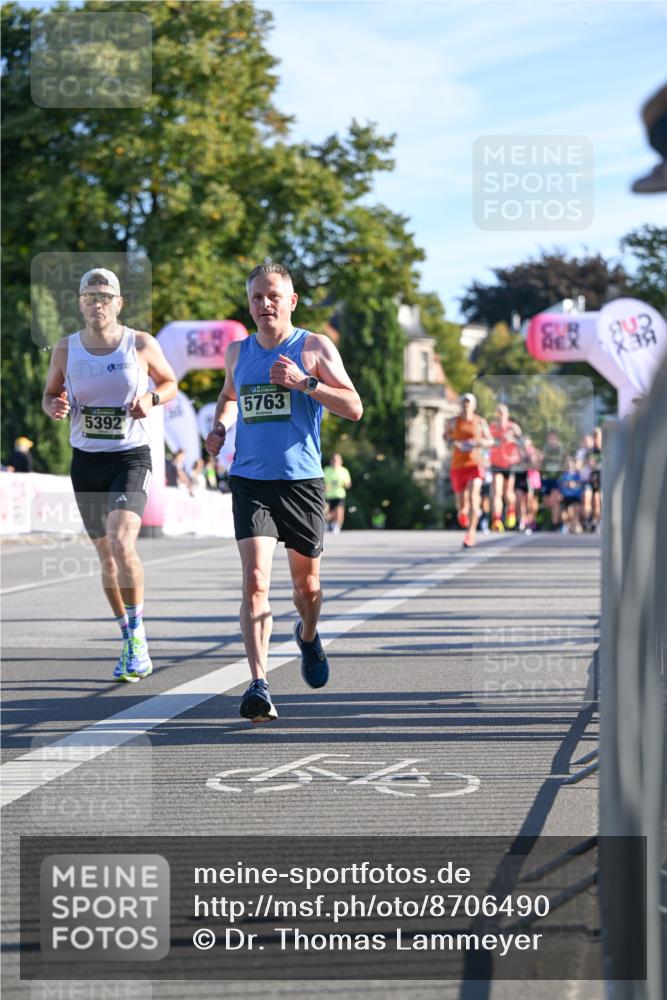 07.09.2025 - BARMER Alsterlauf Dr. Thomas Lammeyer http://msf.ph/oto/8706490 07.09.2025 09:24:24 Laufen 5392, 5763 meine-sportfotos.de