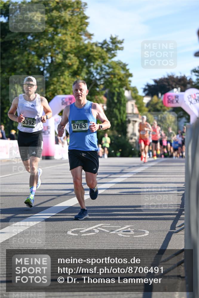 07.09.2025 - BARMER Alsterlauf Dr. Thomas Lammeyer http://msf.ph/oto/8706491 07.09.2025 09:24:24 Laufen 5392, 5763, 3 meine-sportfotos.de