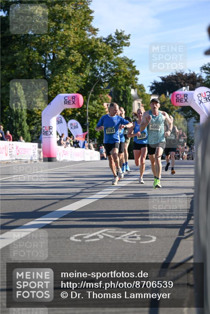 07.09.2025 - BARMER Alsterlauf Dr. Thomas Lammeyer http://msf.ph/oto/8706539 07.09.2025 09:24:35 Laufen 5583, 39, 5828, 4665, 543 meine-sportfotos.de