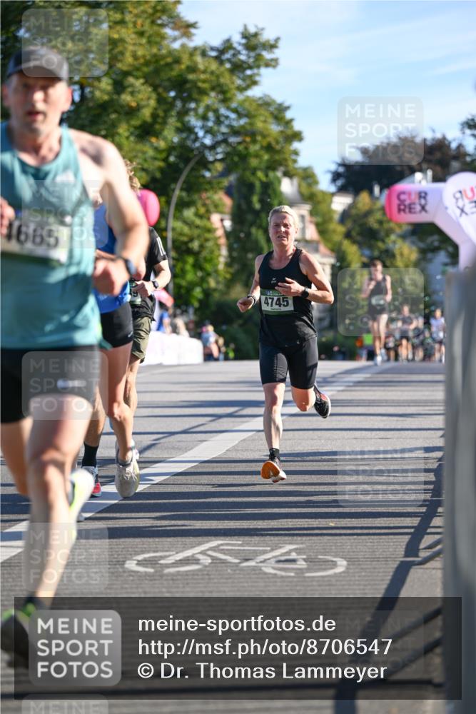 07.09.2025 - BARMER Alsterlauf Dr. Thomas Lammeyer http://msf.ph/oto/8706547 07.09.2025 09:24:37 Laufen 1665, 4745 meine-sportfotos.de
