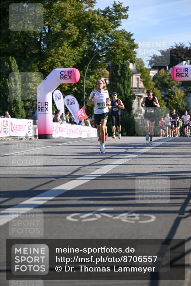 07.09.2025 - BARMER Alsterlauf Dr. Thomas Lammeyer http://msf.ph/oto/8706557 07.09.2025 09:24:40 Laufen 5149, 3405, 3906 meine-sportfotos.de