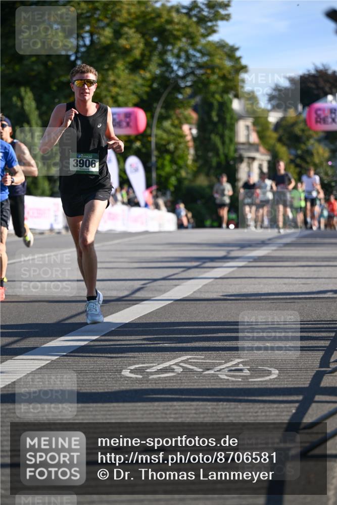 07.09.2025 - BARMER Alsterlauf Dr. Thomas Lammeyer http://msf.ph/oto/8706581 07.09.2025 09:24:44 Laufen 3906 meine-sportfotos.de