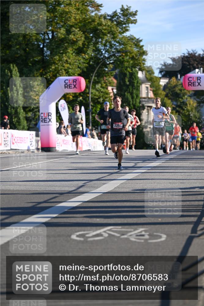 07.09.2025 - BARMER Alsterlauf Dr. Thomas Lammeyer http://msf.ph/oto/8706583 07.09.2025 09:24:47 Laufen 5143, 2250 meine-sportfotos.de