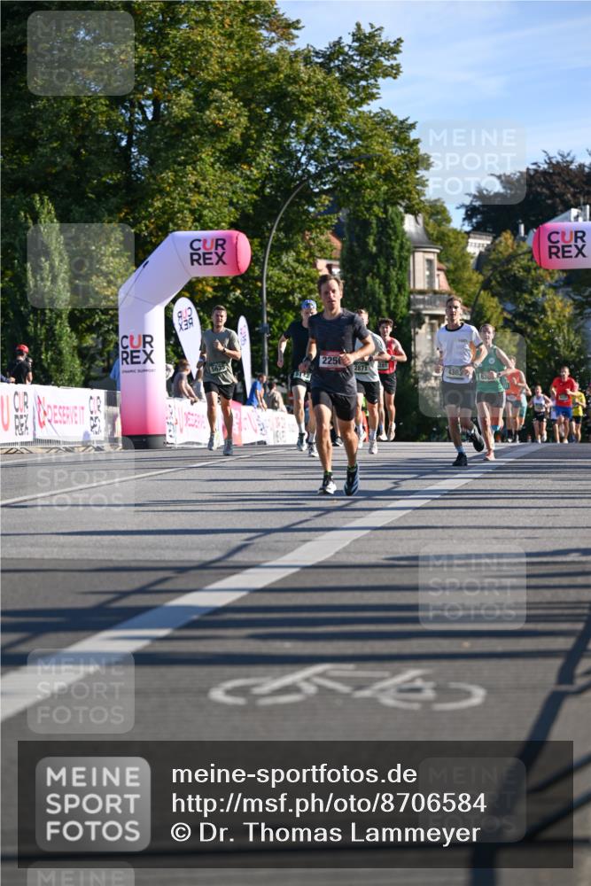 07.09.2025 - BARMER Alsterlauf Dr. Thomas Lammeyer http://msf.ph/oto/8706584 07.09.2025 09:24:48 Laufen 2250, 5635, 2871, 281, 4383, 630 meine-sportfotos.de