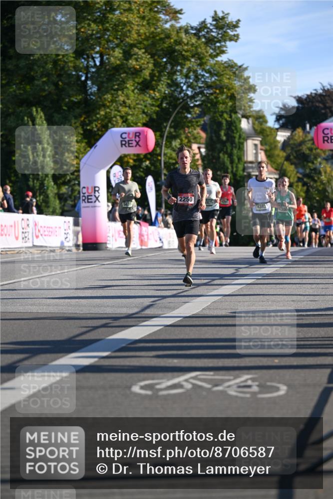 07.09.2025 - BARMER Alsterlauf Dr. Thomas Lammeyer http://msf.ph/oto/8706587 07.09.2025 09:24:48 Laufen 2250, 2875, 14383, 6306 meine-sportfotos.de