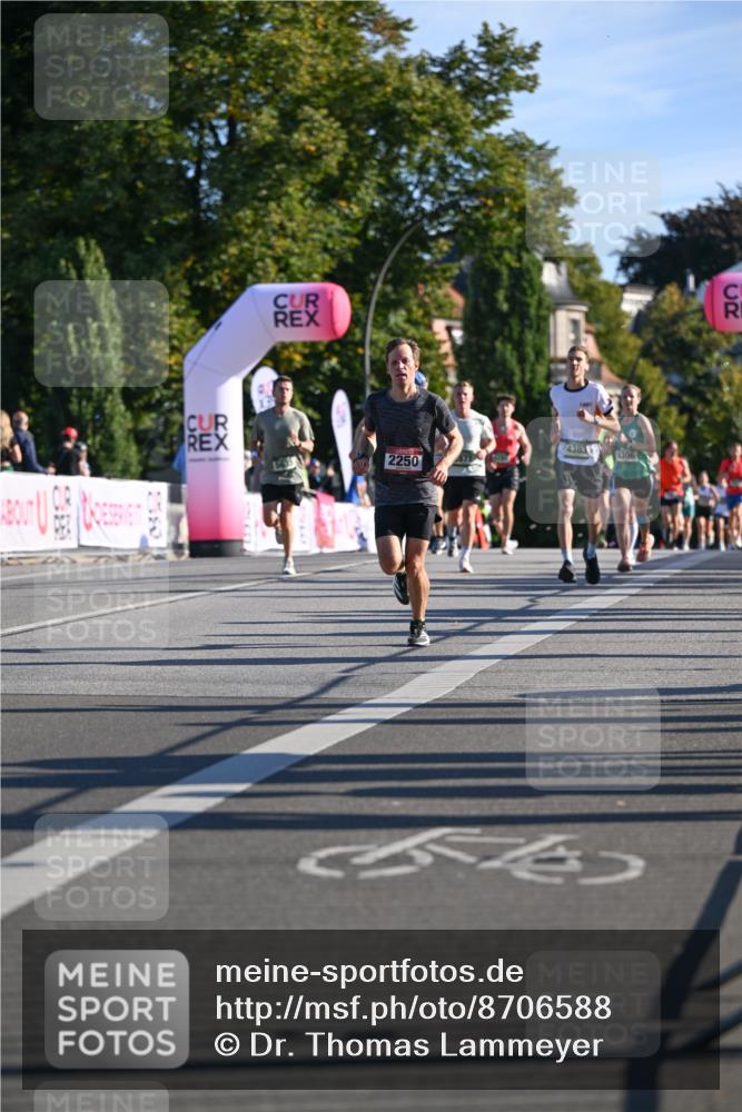 07.09.2025 - BARMER Alsterlauf Dr. Thomas Lammeyer http://msf.ph/oto/8706588 07.09.2025 09:24:48 Laufen 4383, 6306, 2250 meine-sportfotos.de
