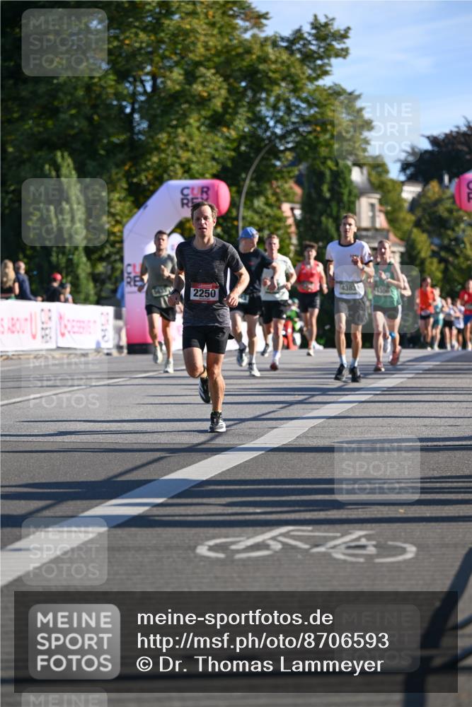 07.09.2025 - BARMER Alsterlauf Dr. Thomas Lammeyer http://msf.ph/oto/8706593 07.09.2025 09:24:49 Laufen 2, 2250, 4383 meine-sportfotos.de