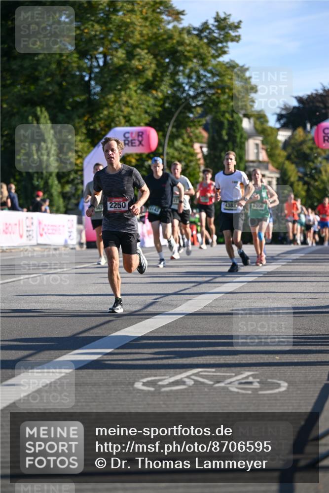 07.09.2025 - BARMER Alsterlauf Dr. Thomas Lammeyer http://msf.ph/oto/8706595 07.09.2025 09:24:49 Laufen 2250, 4383, 6306 meine-sportfotos.de