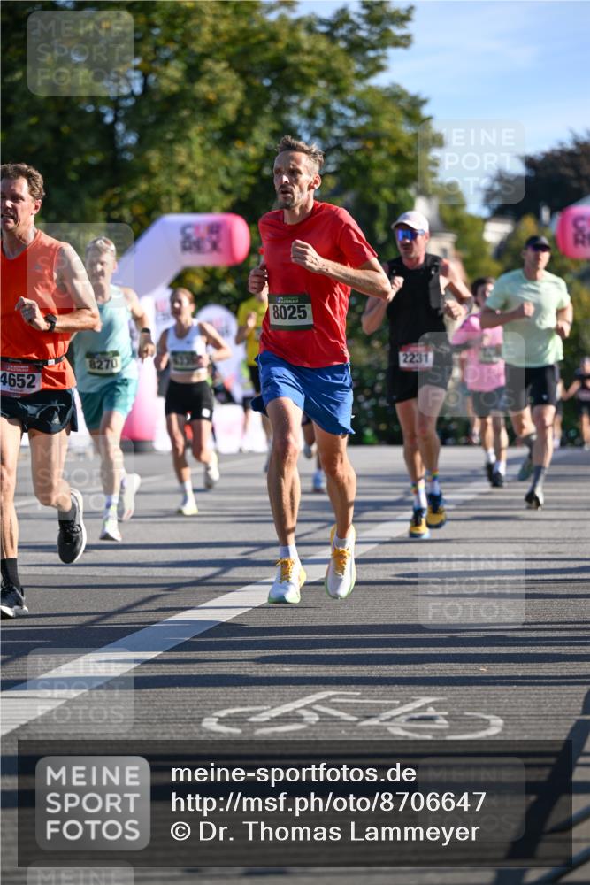 07.09.2025 - BARMER Alsterlauf Dr. Thomas Lammeyer http://msf.ph/oto/8706647 07.09.2025 09:24:59 Laufen 4652, 8270, 8025, 2231 meine-sportfotos.de