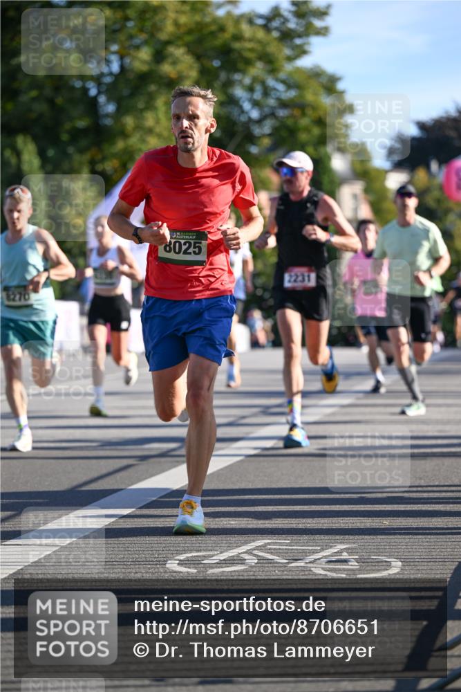 07.09.2025 - BARMER Alsterlauf Dr. Thomas Lammeyer http://msf.ph/oto/8706651 07.09.2025 09:25:00 Laufen 1270, 36, 8025, 2231 meine-sportfotos.de