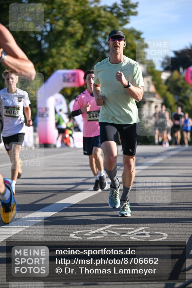 07.09.2025 - BARMER Alsterlauf Dr. Thomas Lammeyer http://msf.ph/oto/8706662 07.09.2025 09:25:02 Laufen 6013, 5449 meine-sportfotos.de