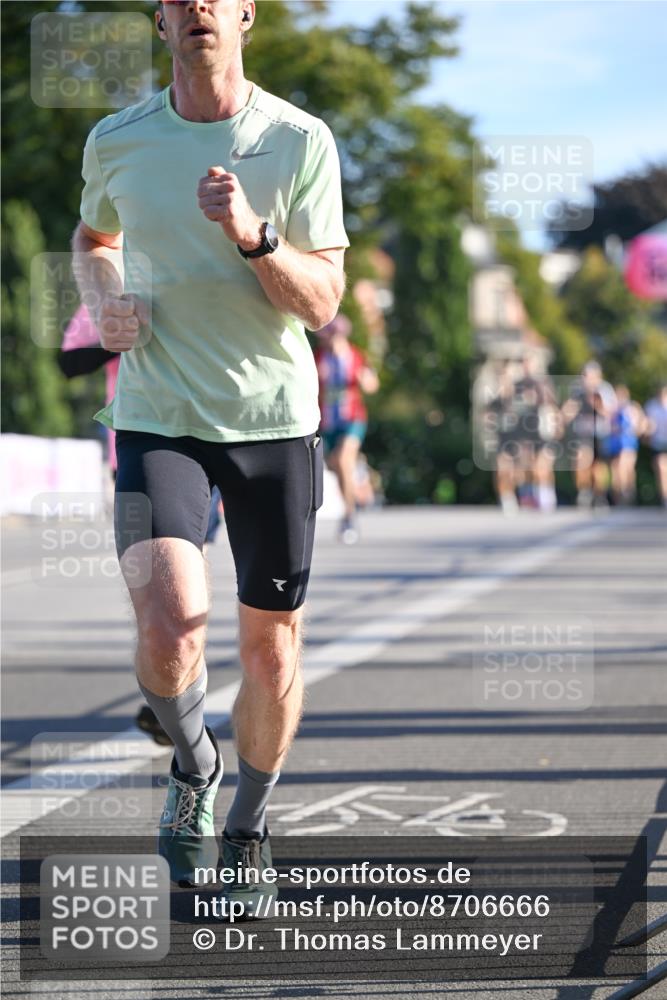 07.09.2025 - BARMER Alsterlauf Dr. Thomas Lammeyer http://msf.ph/oto/8706666 07.09.2025 09:25:03 Laufen  meine-sportfotos.de