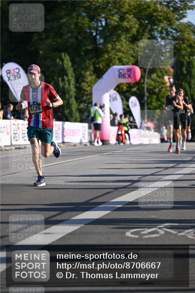 07.09.2025 - BARMER Alsterlauf Dr. Thomas Lammeyer http://msf.ph/oto/8706667 07.09.2025 09:25:05 Laufen 6125 meine-sportfotos.de