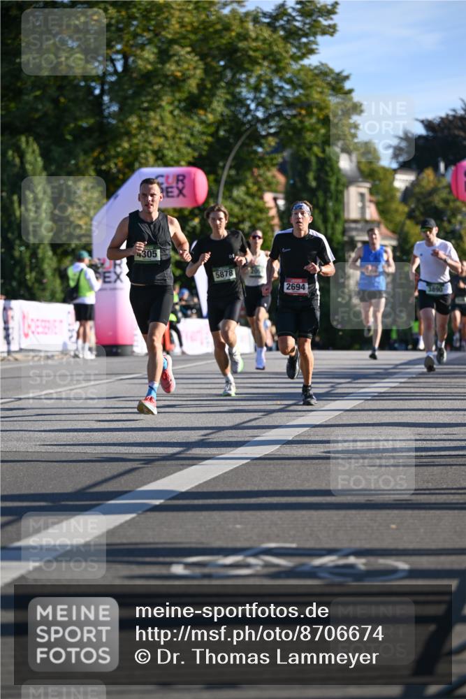 07.09.2025 - BARMER Alsterlauf Dr. Thomas Lammeyer http://msf.ph/oto/8706674 07.09.2025 09:25:07 Laufen 4305, 5878, 2694, 3890 meine-sportfotos.de