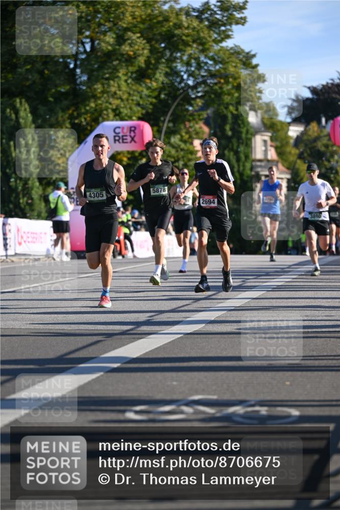 07.09.2025 - BARMER Alsterlauf Dr. Thomas Lammeyer http://msf.ph/oto/8706675 07.09.2025 09:25:07 Laufen 4305, 5878, 2694, 3890 meine-sportfotos.de